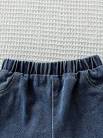 SHEIN  Letter Print Embossed T-shirt and Ripped Jeans Set Street Style - Image 5