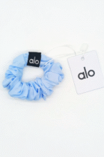 Alo yoga Fresh Mini Scrunchie - Image 4