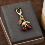 Coach cherry chain - Image 2